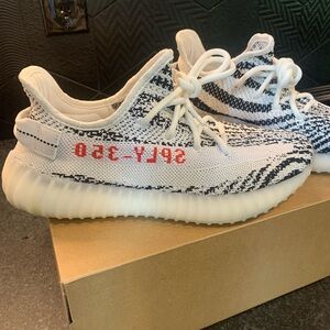 Yeezy 350 v2